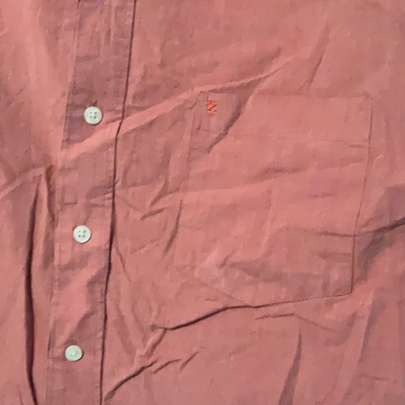 Izod Salmon Colored Men’s Button Down Shirt Size XL - Picture 2 of 4